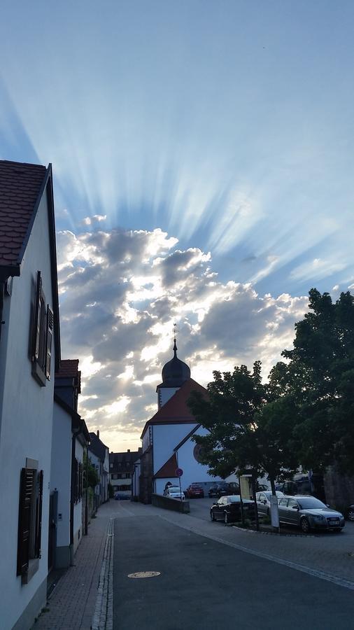 Gaestehaus Bacchus Wachenheim an der Weinstraße Eksteriør billede